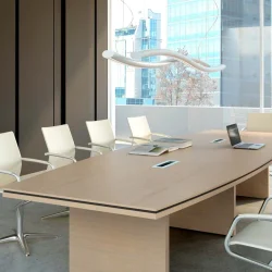 Mesa-de-despacho-para-10-personas-en-madera-1